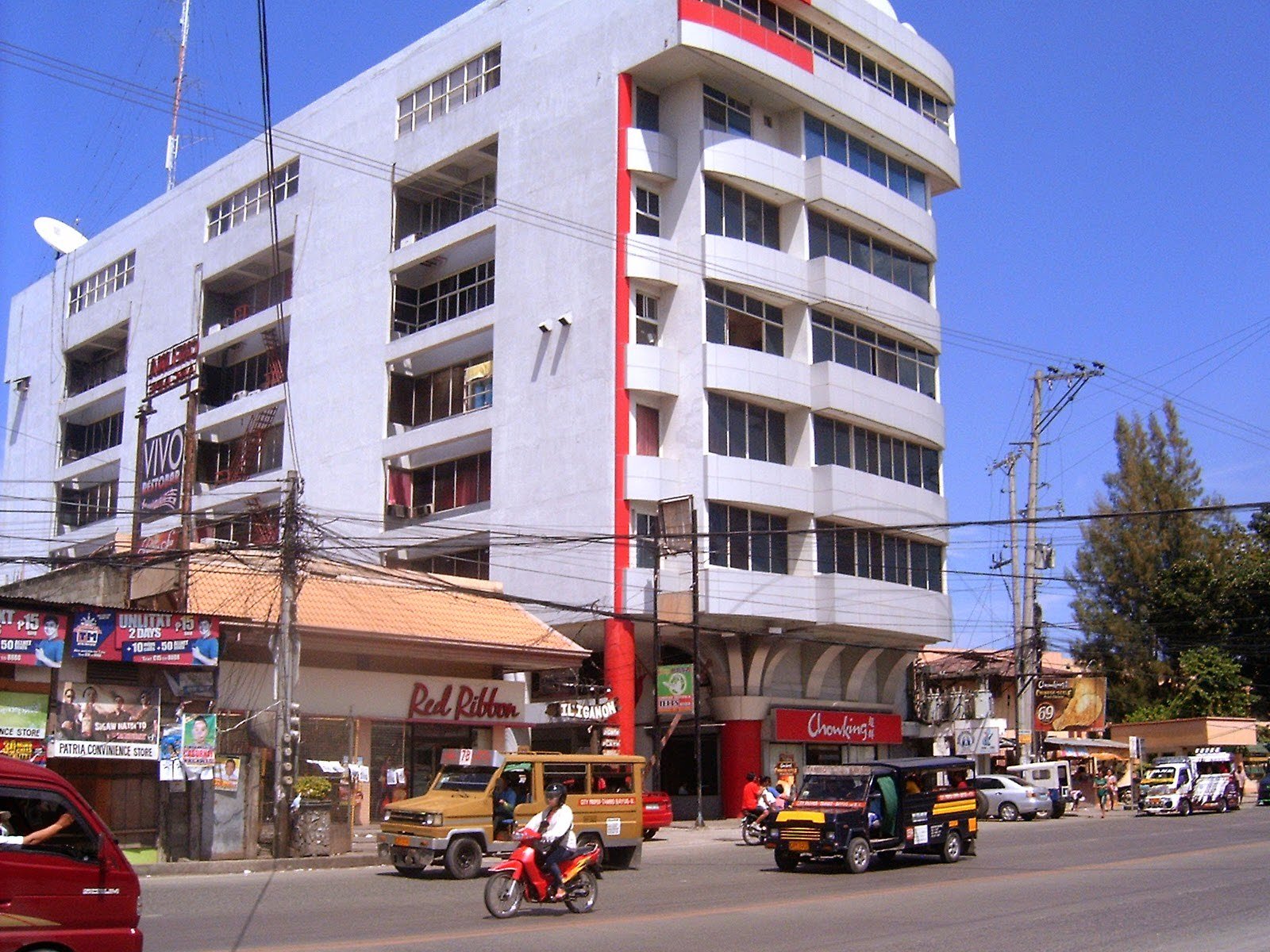 2001.Elena Tower Inn Marketmind Local