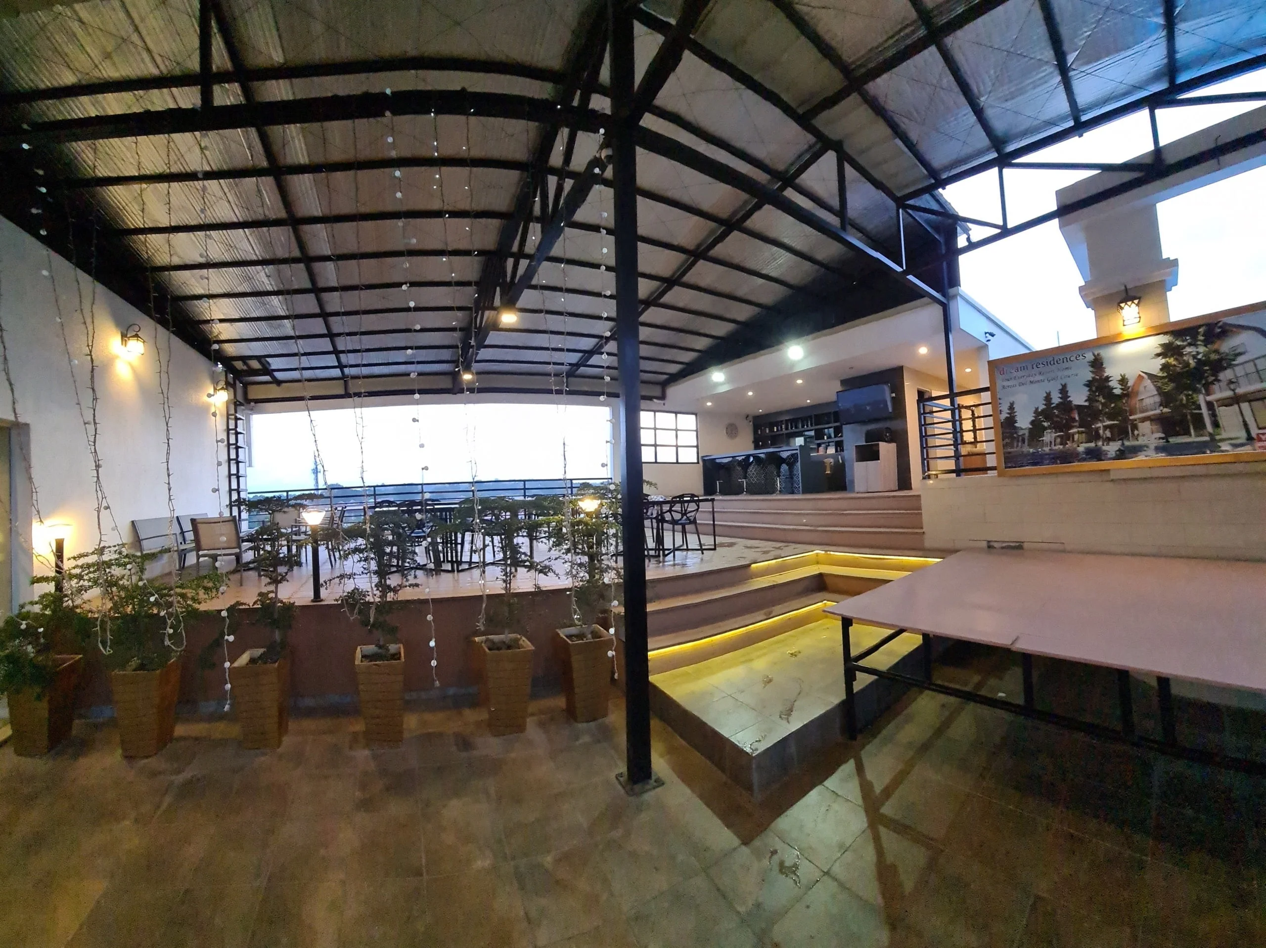 986.Rooftop Restobar scaled Marketmind Local